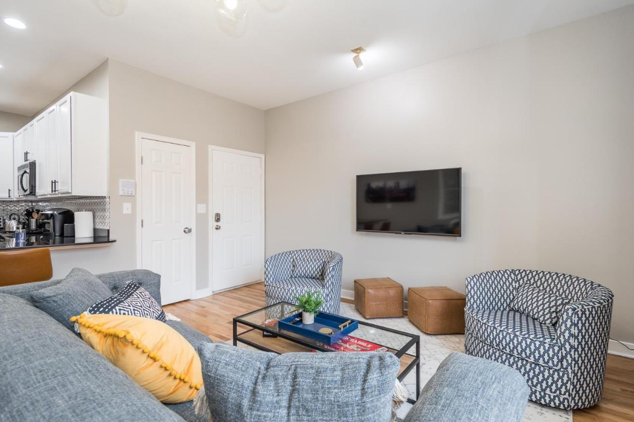 Vibrant And Modern 2-Bedroom Home Near Downtown Chicago Bagian luar foto