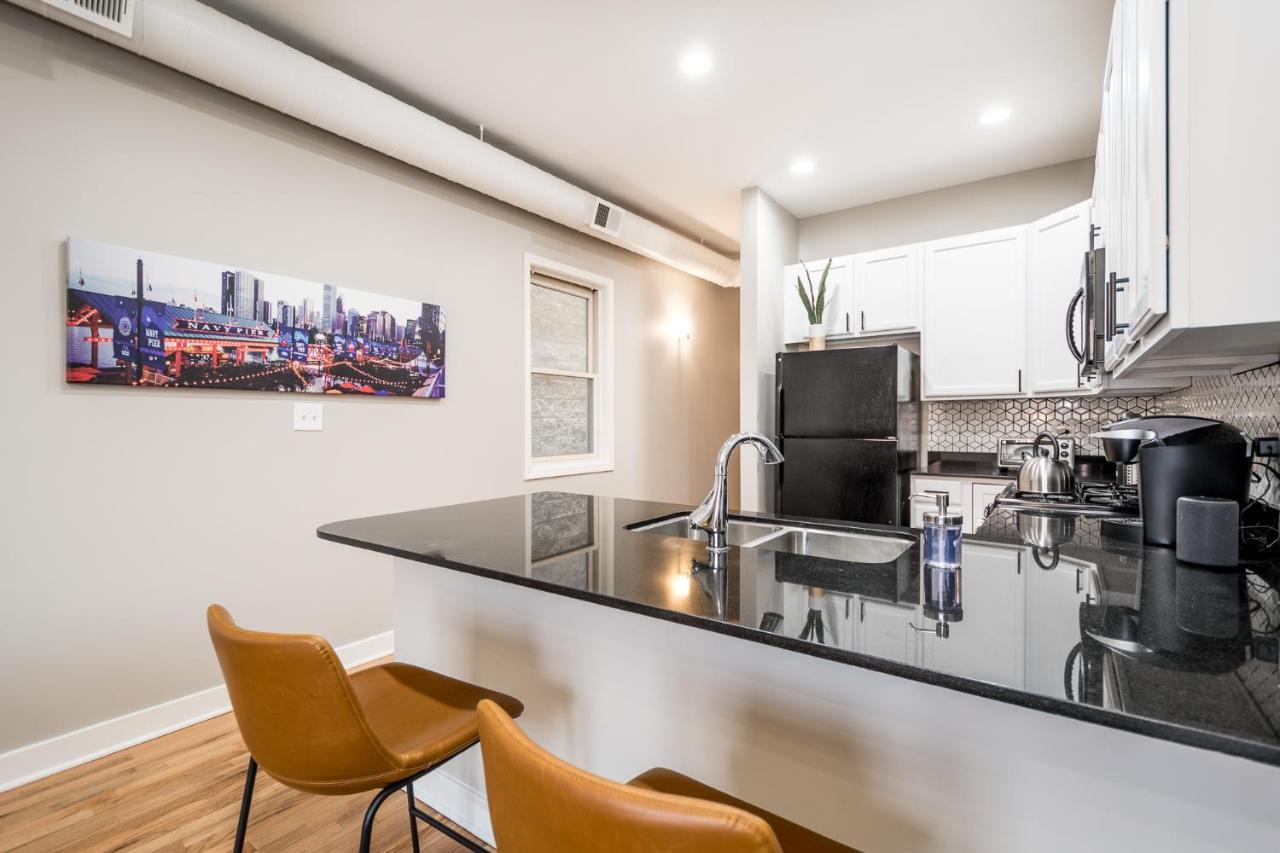 Vibrant And Modern 2-Bedroom Home Near Downtown Chicago Bagian luar foto