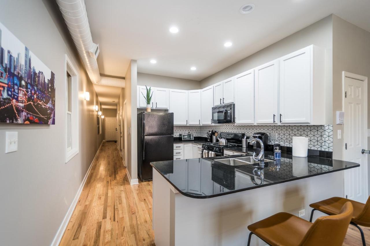 Vibrant And Modern 2-Bedroom Home Near Downtown Chicago Bagian luar foto