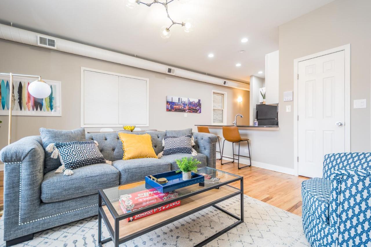 Vibrant And Modern 2-Bedroom Home Near Downtown Chicago Bagian luar foto