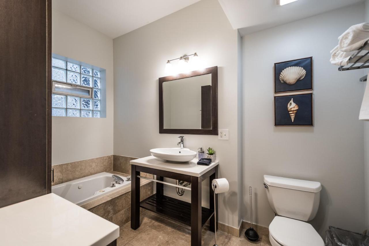 Vibrant And Modern 2-Bedroom Home Near Downtown Chicago Bagian luar foto